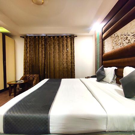 Hotel Good Times Near Ganga Ram Hospital And Karol Bagh Metro Delhi  Exteriör bild