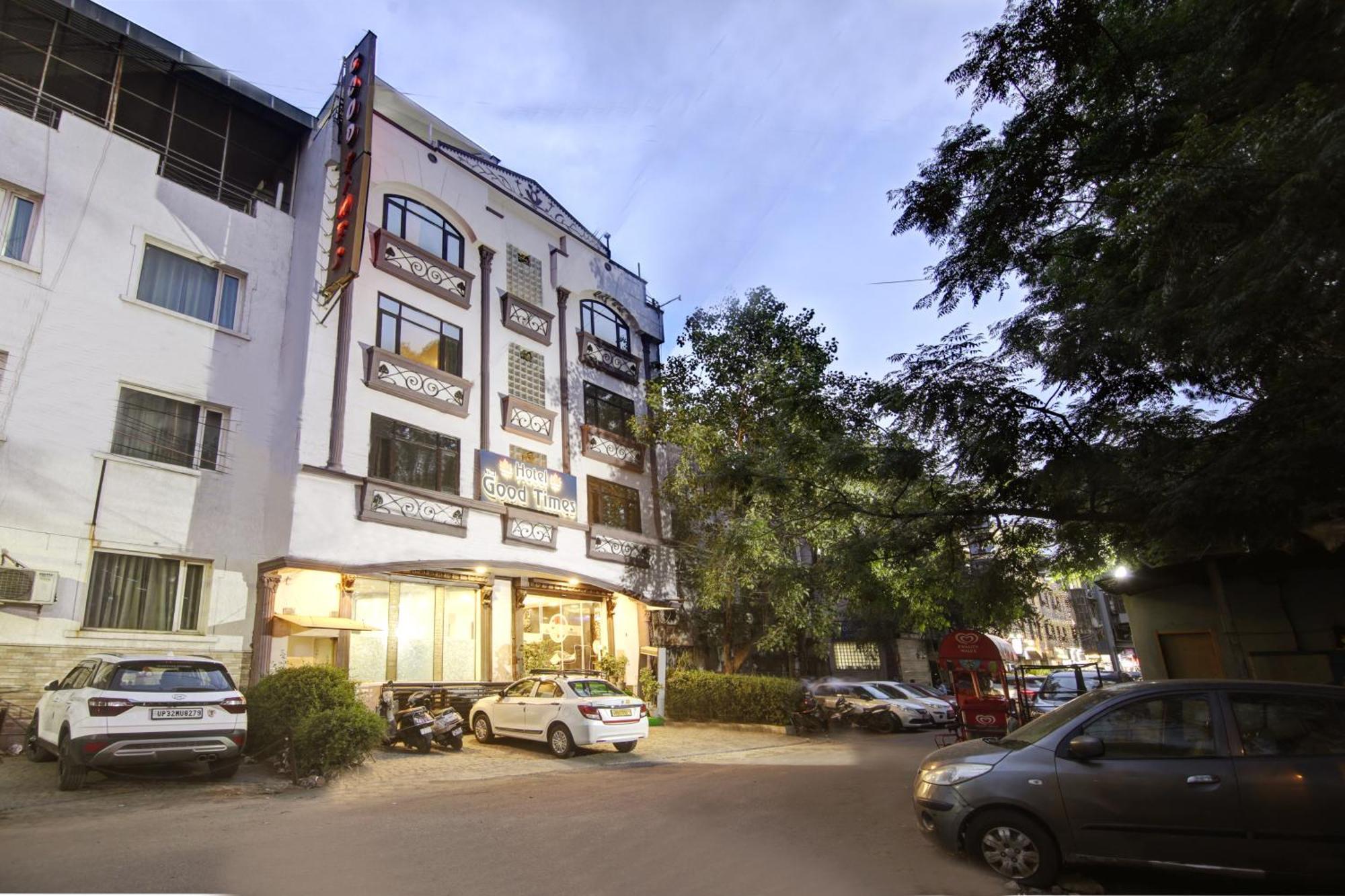 Hotel Good Times Near Ganga Ram Hospital And Karol Bagh Metro Delhi  Exteriör bild