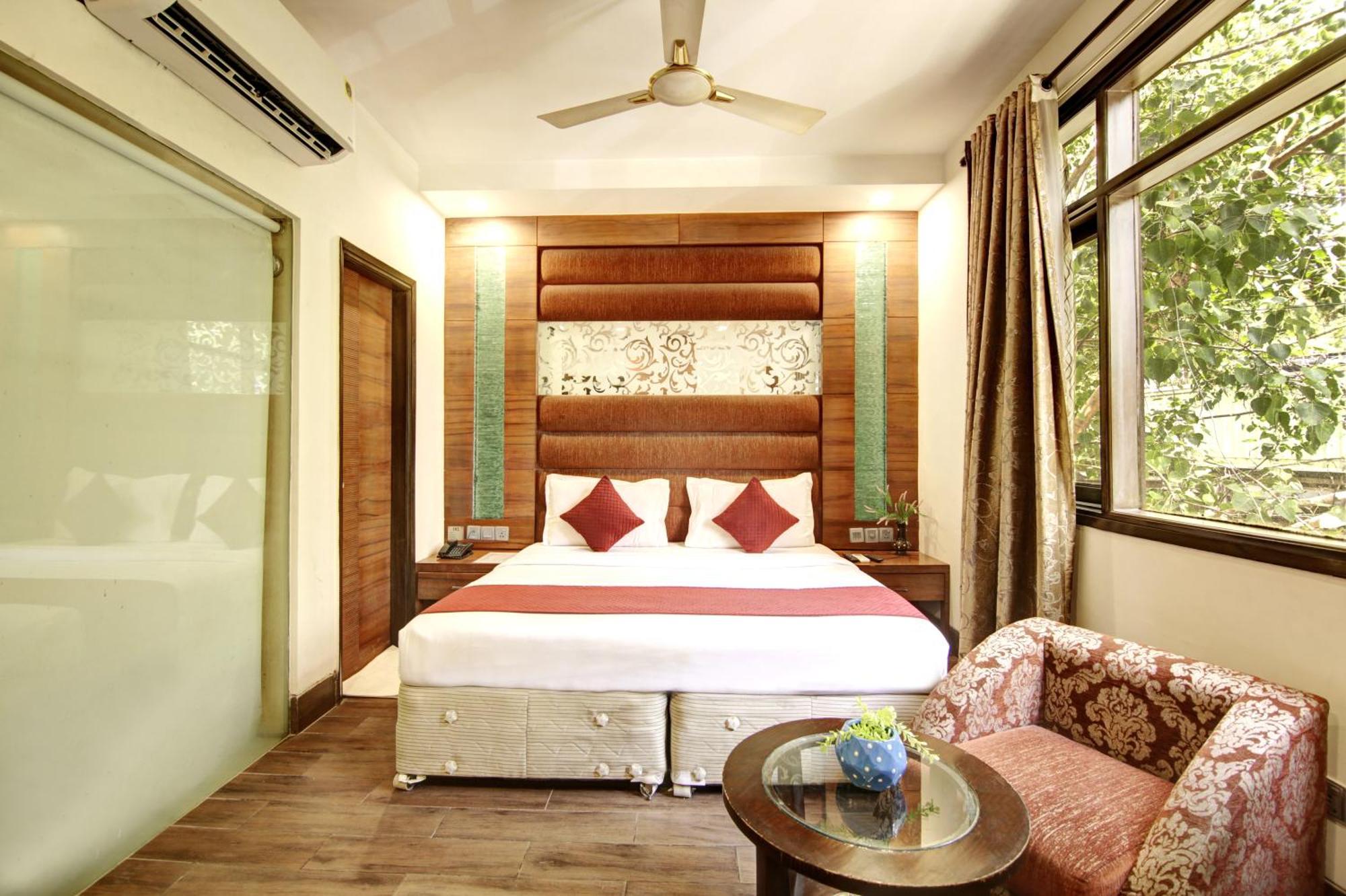 Hotel Good Times Near Ganga Ram Hospital And Karol Bagh Metro Delhi  Exteriör bild