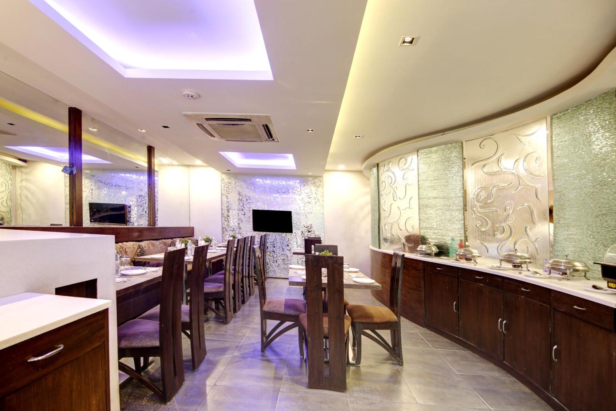 Hotel Good Times Near Ganga Ram Hospital And Karol Bagh Metro Delhi  Exteriör bild