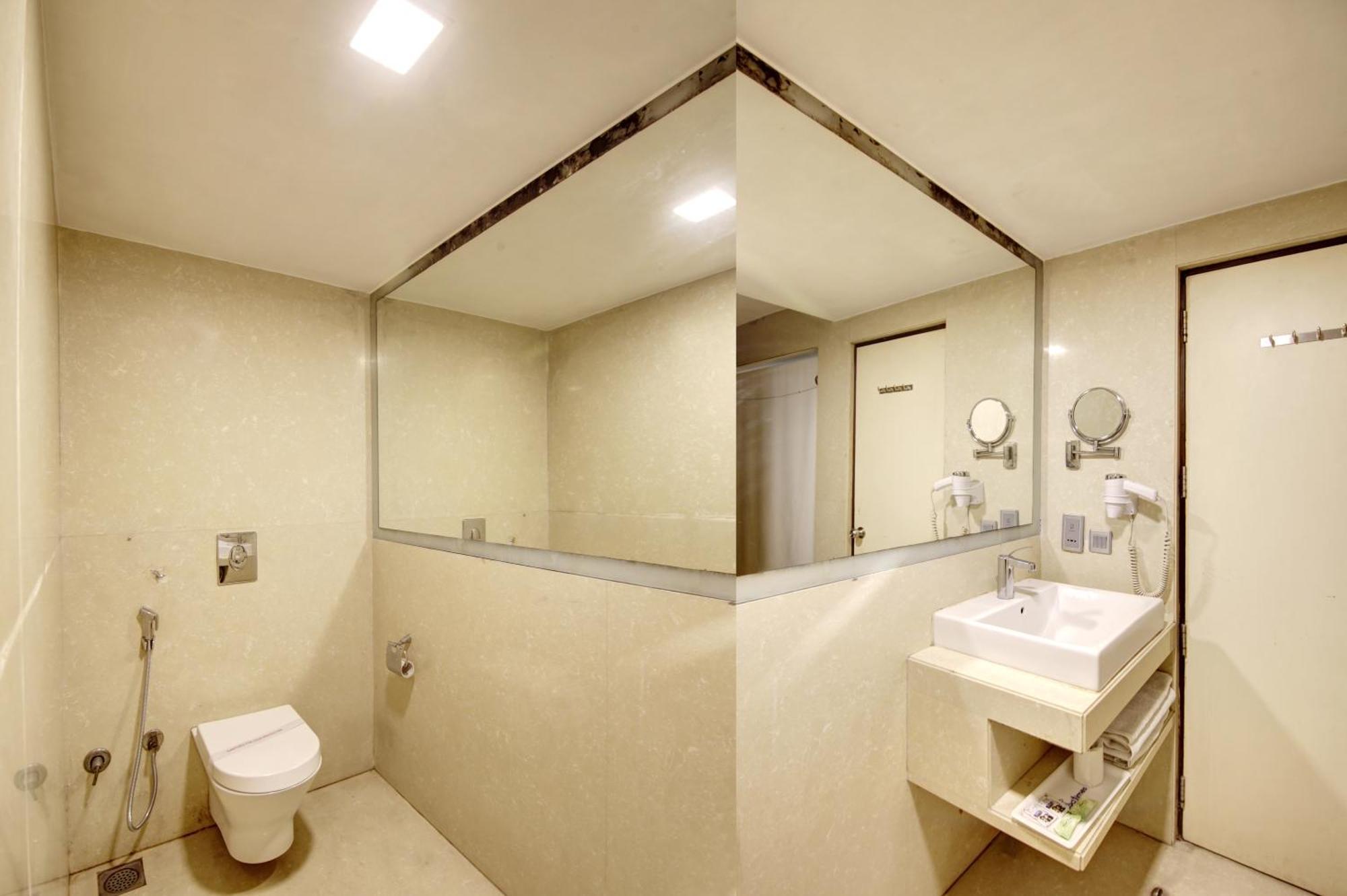 Hotel Good Times Near Ganga Ram Hospital And Karol Bagh Metro Delhi  Exteriör bild