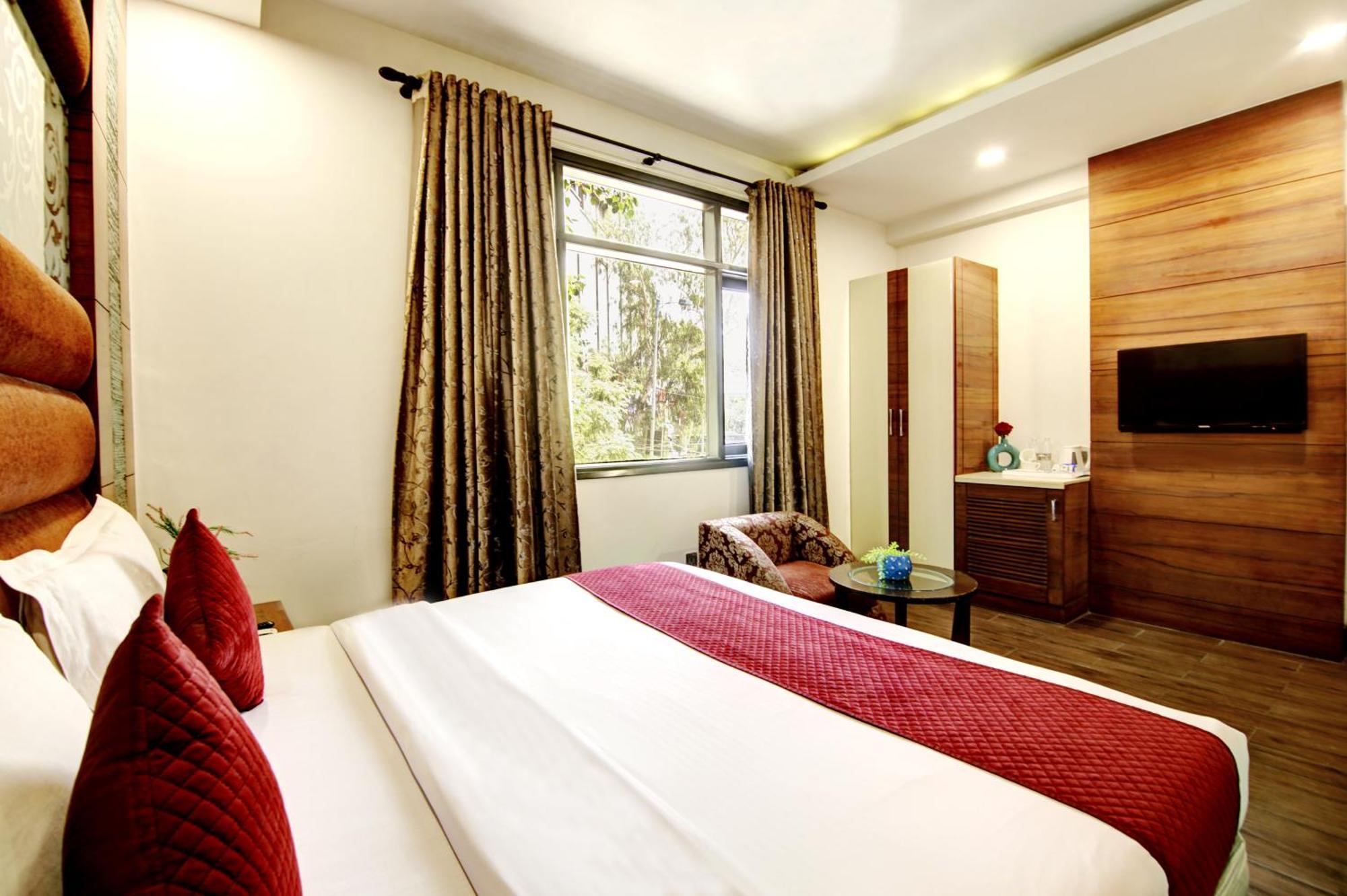 Hotel Good Times Near Ganga Ram Hospital And Karol Bagh Metro Delhi  Exteriör bild