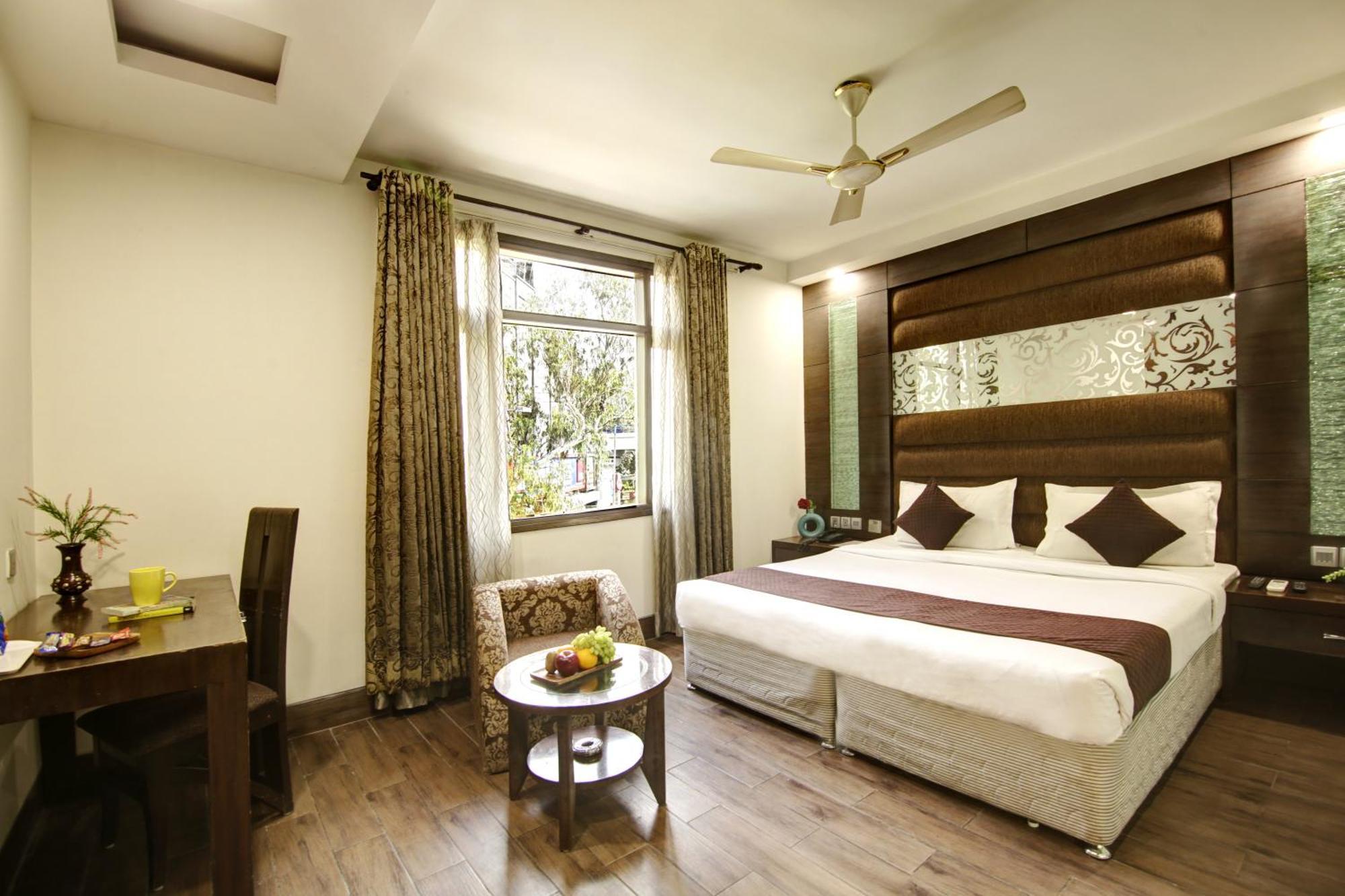 Hotel Good Times Near Ganga Ram Hospital And Karol Bagh Metro Delhi  Exteriör bild